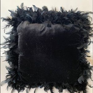 2 Velvet black pillows